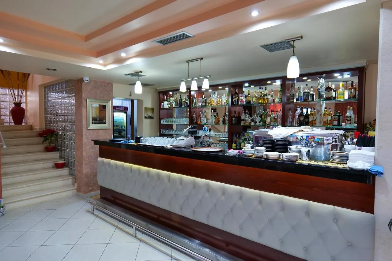 ***  Hotel Lindi Sarande Albania