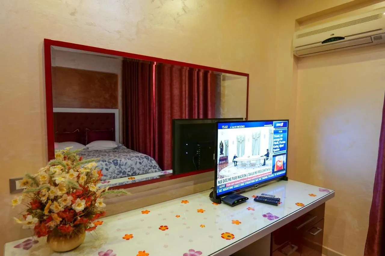 Hotel Lindi Sarande 3*,