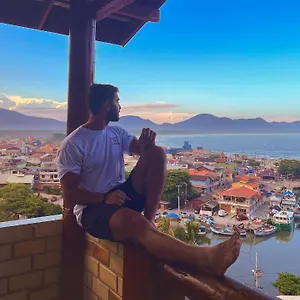 https://hostel-vista-da-barra.santa-catarina-brasil.com